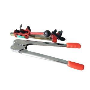 Manual packer tensioner